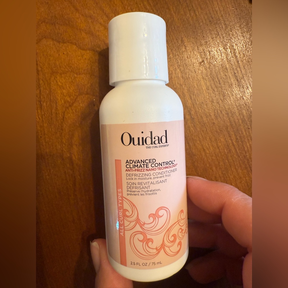 💙 4/$20 OUIDAD ADVANCED CLIMATE CONTROL DEFRIZZING CONDITIONER